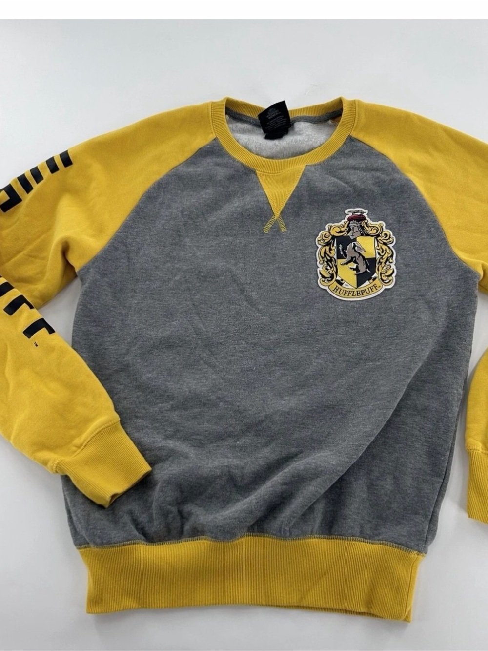 Hufflepuff Crest Raglan Sweatshirt - Yellow & Gray small universal studios 1143